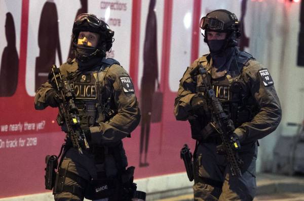 Η βρετανική αστυνομία απέκλεισε την Πάρλιαμεντ Σκουέρ λόγω ενός «ύποπτου δέματος»