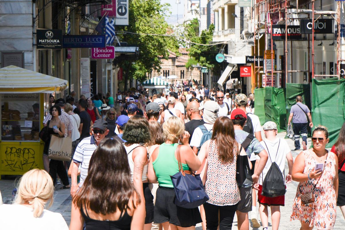 Προς αλλαγή η Κυριακή με ανοιχτά μαγαζιά τον Ιούλιο - Η πιθανή νέα ημερομηνία