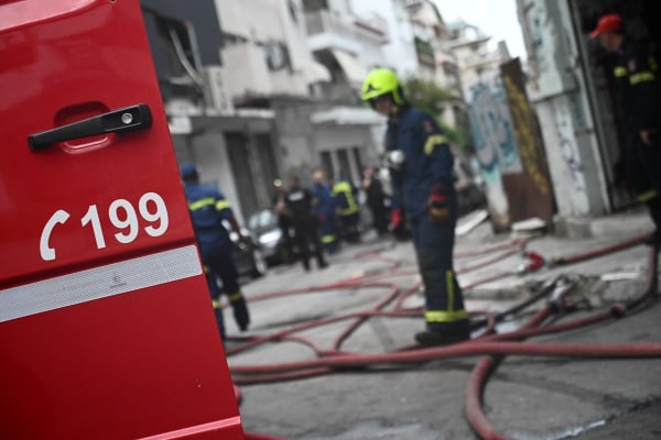 Φωτιά τώρα στο κέντρο της Αθήνας - Στη συμβολή Σόλωνος και Χ. Τρικούπη