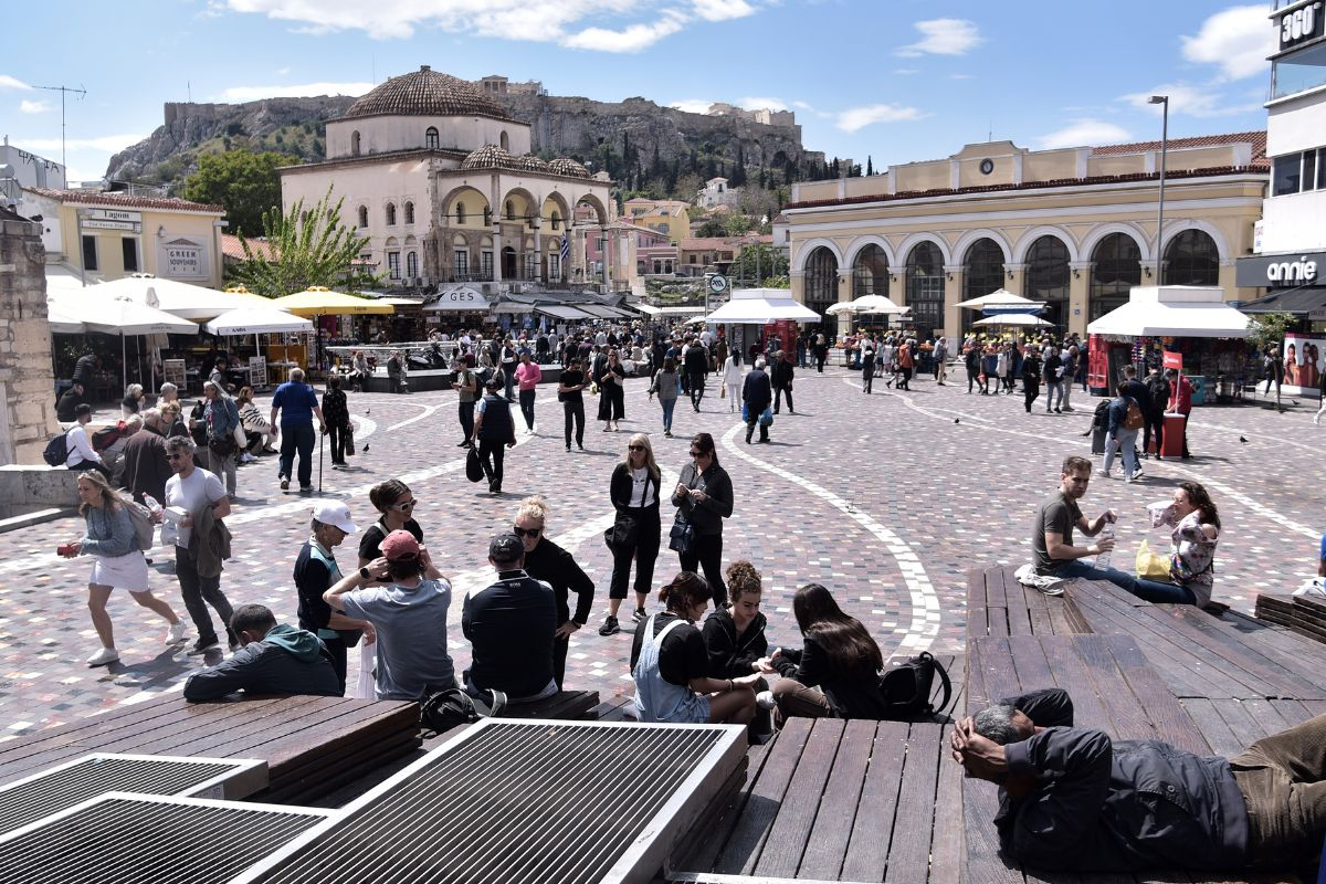 Ξεμένουν και από αποθεματικά οι Έλληνες - 7 στους 10 δεν έχουν ούτε 1.000 ευρώ στους λογαριασμούς τους