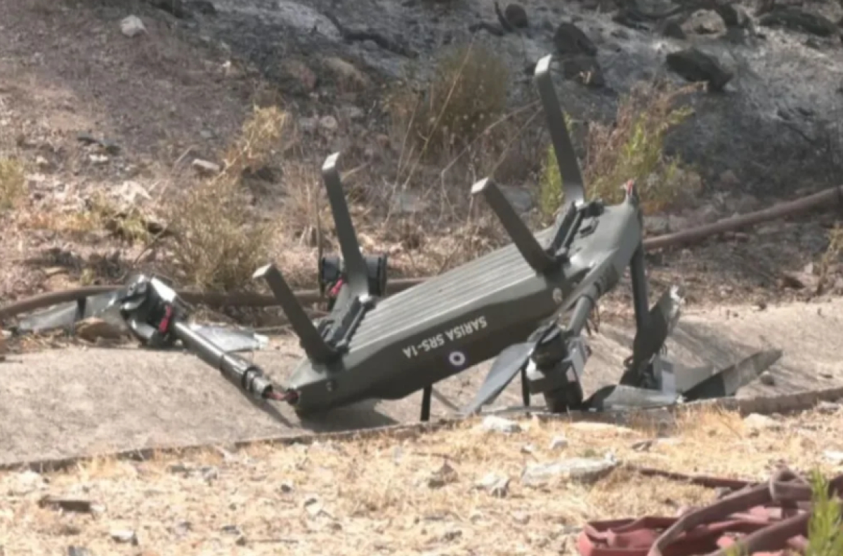 Φωτιά στα Γλυκά Νερά: Ξεκίνησε από πτώση στρατιωτικού drone - Δείτε το SARISA SRS 1A εν δράσει