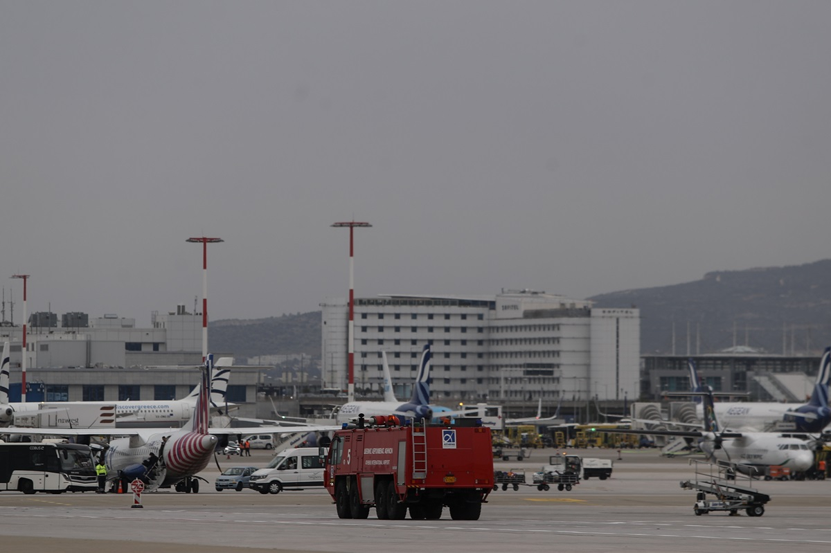 Αεροσκάφος έκανε αναγκαστική προσγείωση στο «Ελευθέριος Βενιζέλος» - Είχε ράγισμα στον ανεμοθώρακα