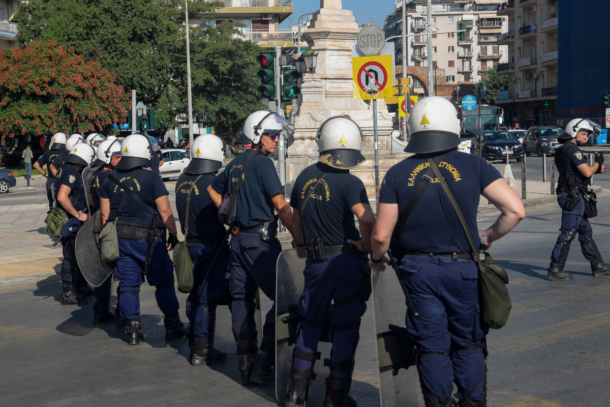 Πρωτοφανής οργή αστυνομικών κατά Μητσοτάκη για τις αυξήσεις των 10 ευρώ τον μήνα: «Κρατήστε τα…»