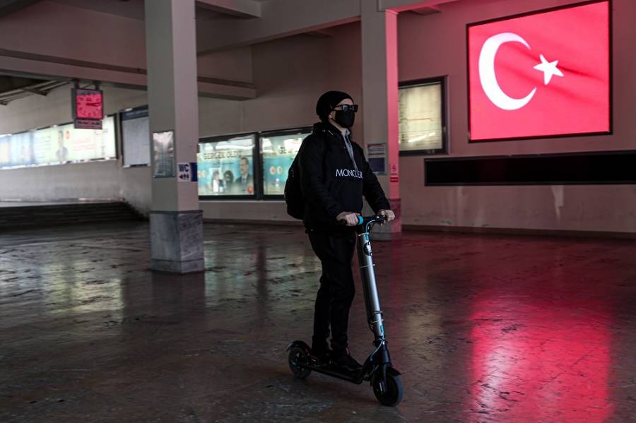 Lockdown και απαγόρευση κυκλοφορίας στη Τουρκία