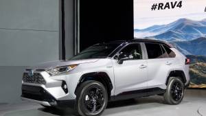 Η πέμπτη γενιά του Toyota RAV 4 αποκαλύφθηκε