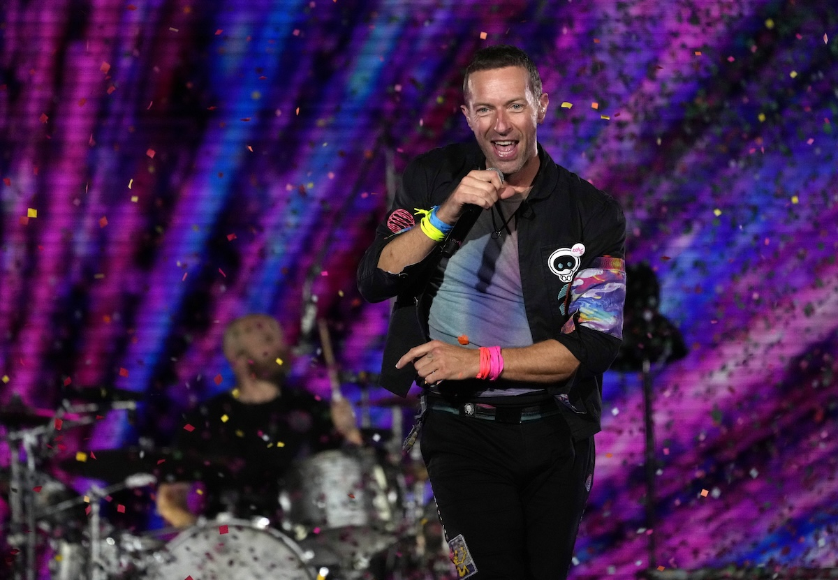 Coldplay: Ήδη συγκεντρώνεται κόσμος στο ΟΑΚΑ - Παράταση στο ωράριο του ηλεκτρικού