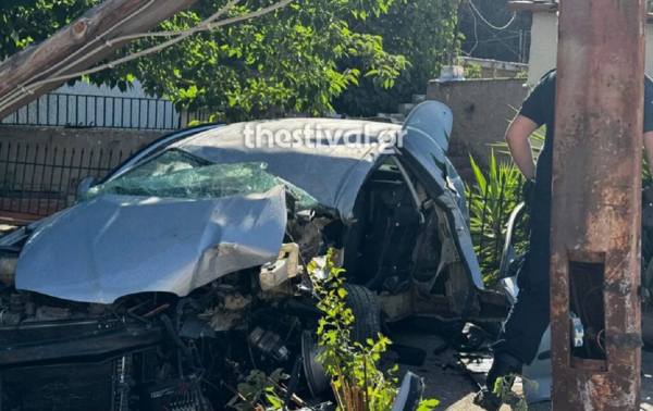 Θανατηφόρο τροχαίο στη Θεσσαλονίκη – Νεκρός 22χρονος οδηγός, έπεσε πάνω σε κολώνα (εικόνες)