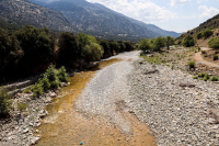 Πηνειός, όπως Σαχάρα: Η λειψυδρία έκανε τον ποταμό «ρυάκι» σε πολλά σημεία