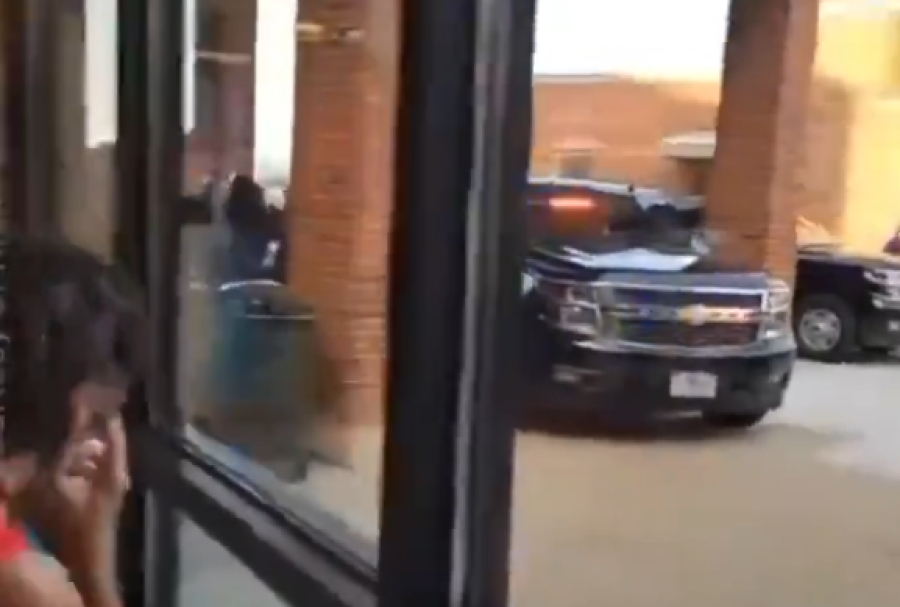 Βίντεο ντοκουμέντο από την άφιξη Τραμπ στο νοσοκομείο μετά την απόπειρα δολοφονίας - «Περπατάει!»