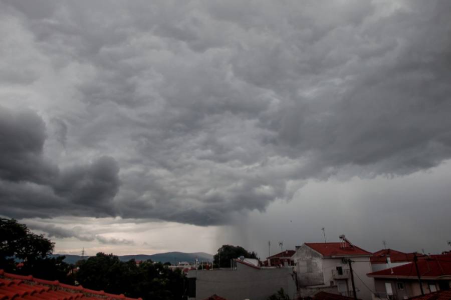 Πότε θα σαρώσει η κακοκαιρία Αθήνα και Θεσσαλονίκη