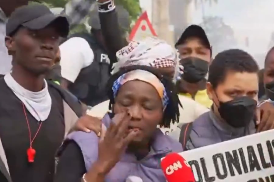 Κένυα: H αδελφή του Ομπάμα δέχτηκε δακρυγόνα σε συγκέντρωση (Βίντεο)