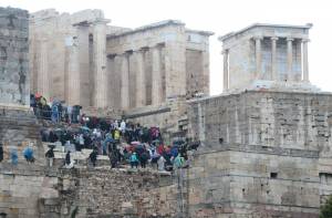 Τα ψηλά κτίρια απειλούν να «πνίξουν» την Ακρόπολη