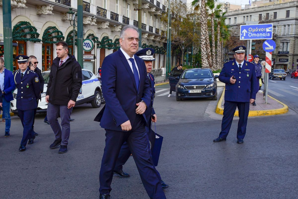 Τάκης Θεοδωρικάκος: Αναληθές το δημοσίευμα για «συγκάλυψη» σε υπόθεση ναρκωτικών