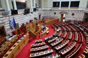 Βουλή: Τροπολογία για το Μητρώο Έντυπου και Ηλεκτρονικού Τύπου