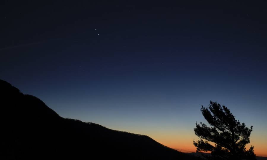 «Αστέρι της Βηθλεέμ»: Φωτογραφίες της NASA από το μαγευτικό αστρονομικό γεγονός