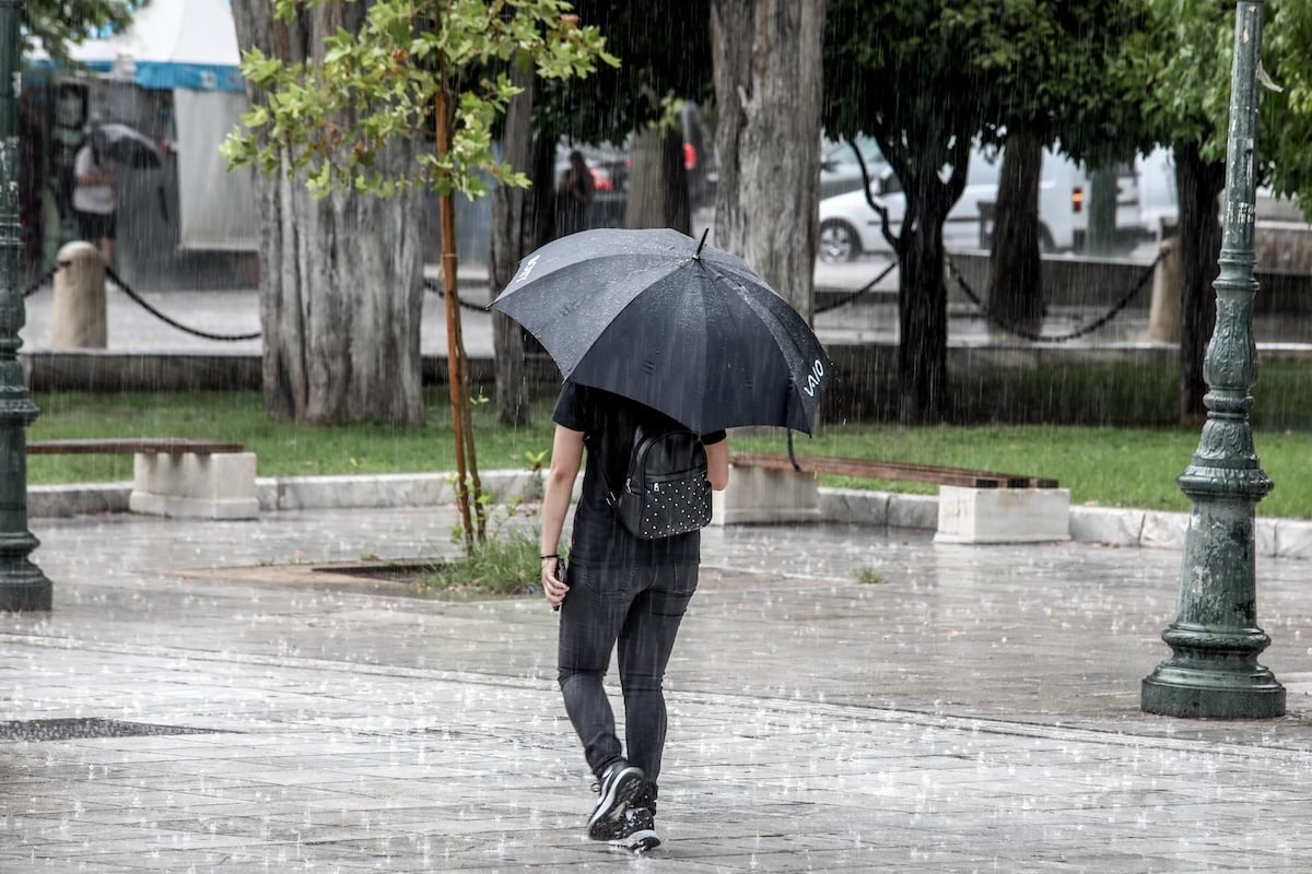 Κακοκαίρια Atena: Οι 5 περιοχές που θα «χτυπήσει» τη Δευτέρα - Η πρόγνωση Τσατραφύλλια