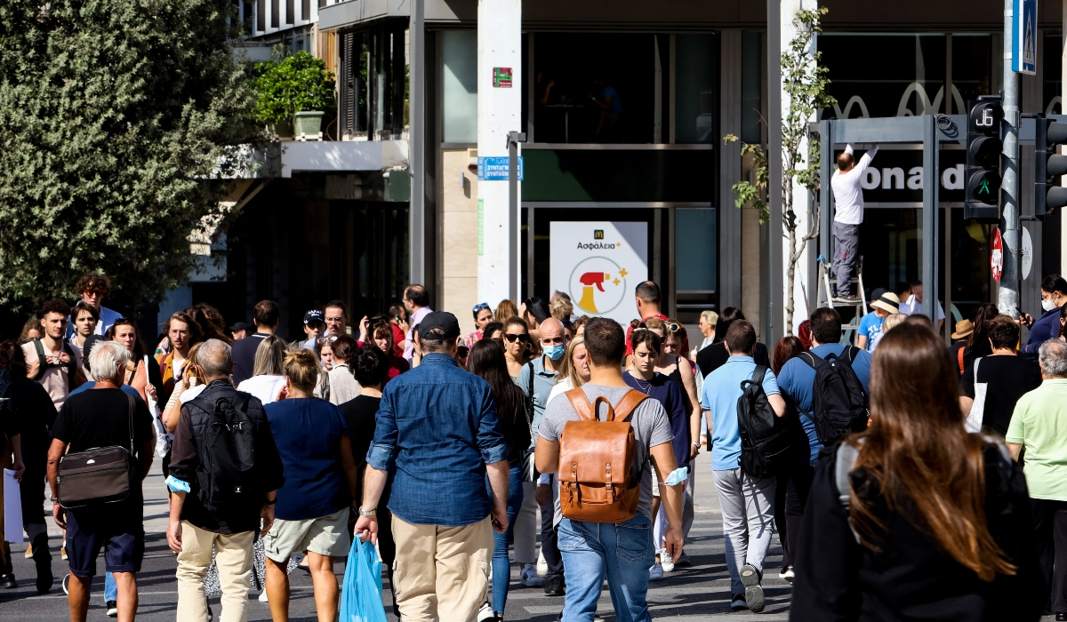 Κορονοϊός - ΕΟΔΥ: 165 οι νεκροί σε 7 μέρες - Αύξηση εισαγωγών παιδιών στα νοσοκομεία