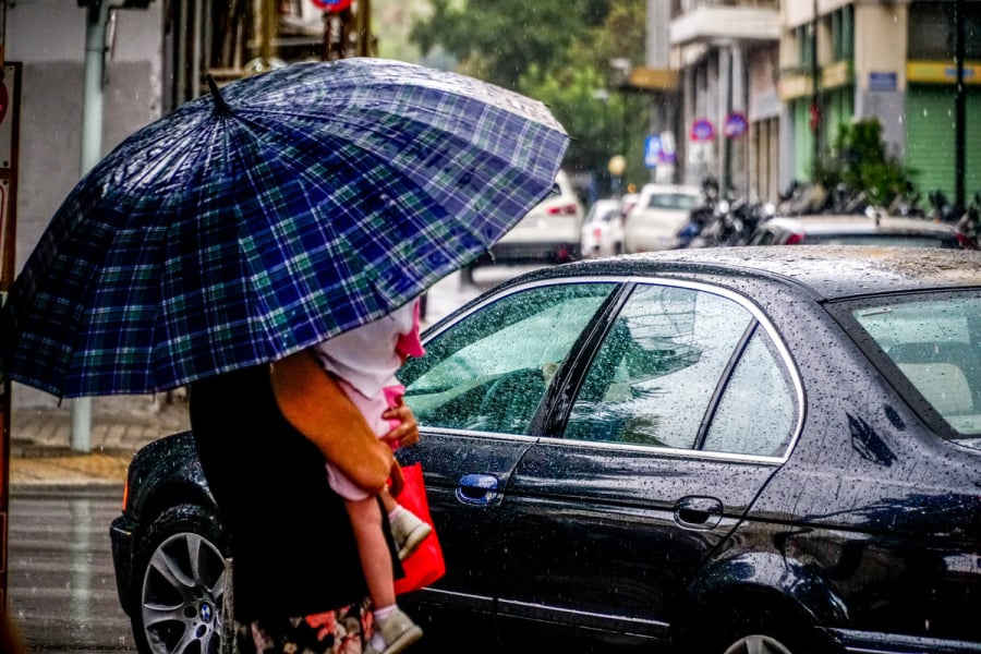 Meteo: Τοπικές βροχές την Παρασκευή 27/10 - Παραμένουν οι υψηλές για την εποχή θερμοκρασίες