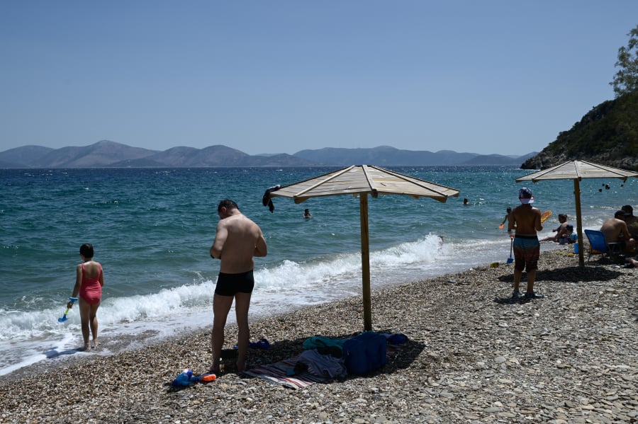 Bloomberg: Ondata di caldo e incendi a luglio in Grecia