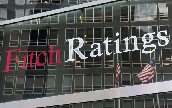 Fitch: Αμετάβλητη η ελληνική αξιολόγηση στο ΒΒΒ-