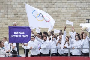 Ολυμπιακοί Αγώνες 2024: Η ξεχωριστή στιγμή της παρέλασης της ομάδας των προσφύγων στην τελετή έναρξης (Βίντεο)