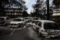 Φωτιά στο Μάτι: «Όσοι σωθήκαμε, ήταν από τύχη» - Κολυμπούσε 7 ώρες μέχρι να τη διασώσουν