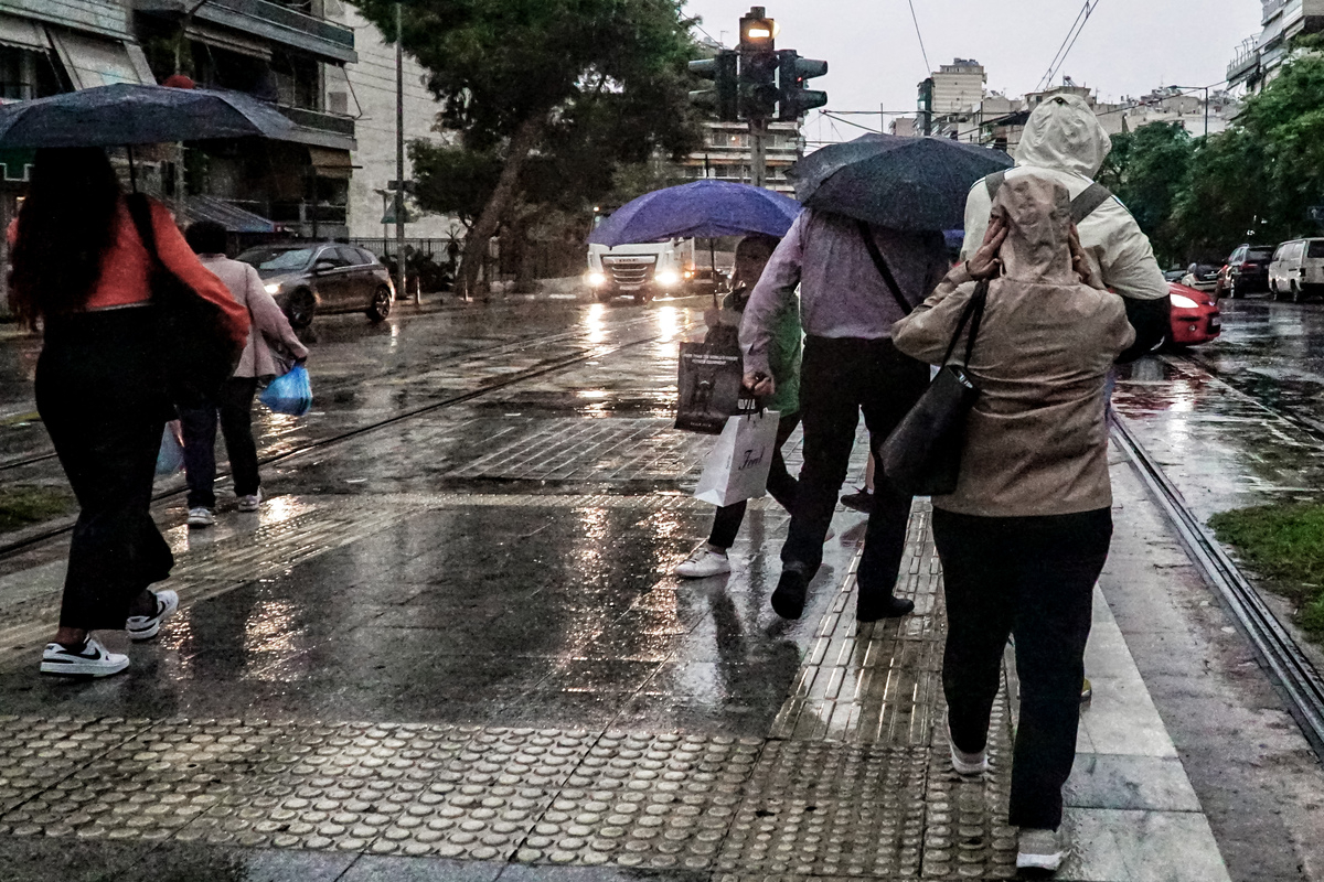 Kαιρός: Έρχεται το πρώτο «φθινοπωρινό σύστημα» - Ποιες περιοχές θα επηρεάσει η κυκλοφορία «τύπου Π»