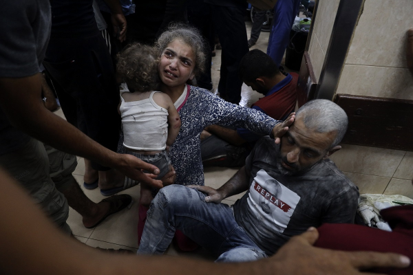 Το Ισραήλ βομβάρδισε σχολείο του ΟΗΕ που είχαν καταφύγει εκτοπισμένοι - Δεκάδες νεκροί