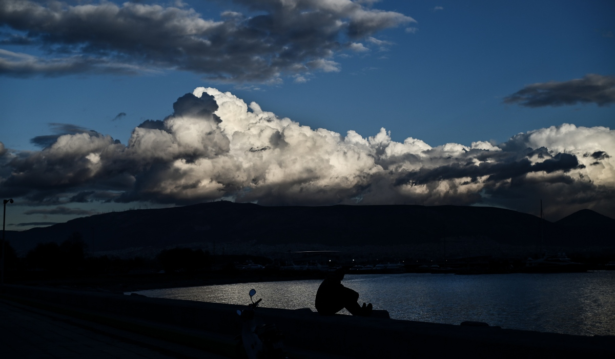 Καιρός - meteo: Νεφώσεις και αφρικανική σκόνη το Σάββατο - Πού θα βρέξει