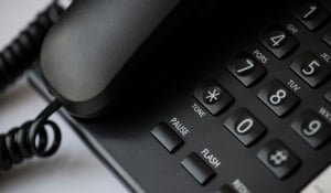 Τέλος το σταθερό τηλέφωνο - Τι κάνουν Cosmote, Vodafone και Nova