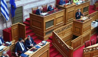 LIVE η συζήτηση στη Βουλή για τις φωτιές - Ολομέτωπη επίθεση Ανδρουλάκη σε Μητσοτάκη