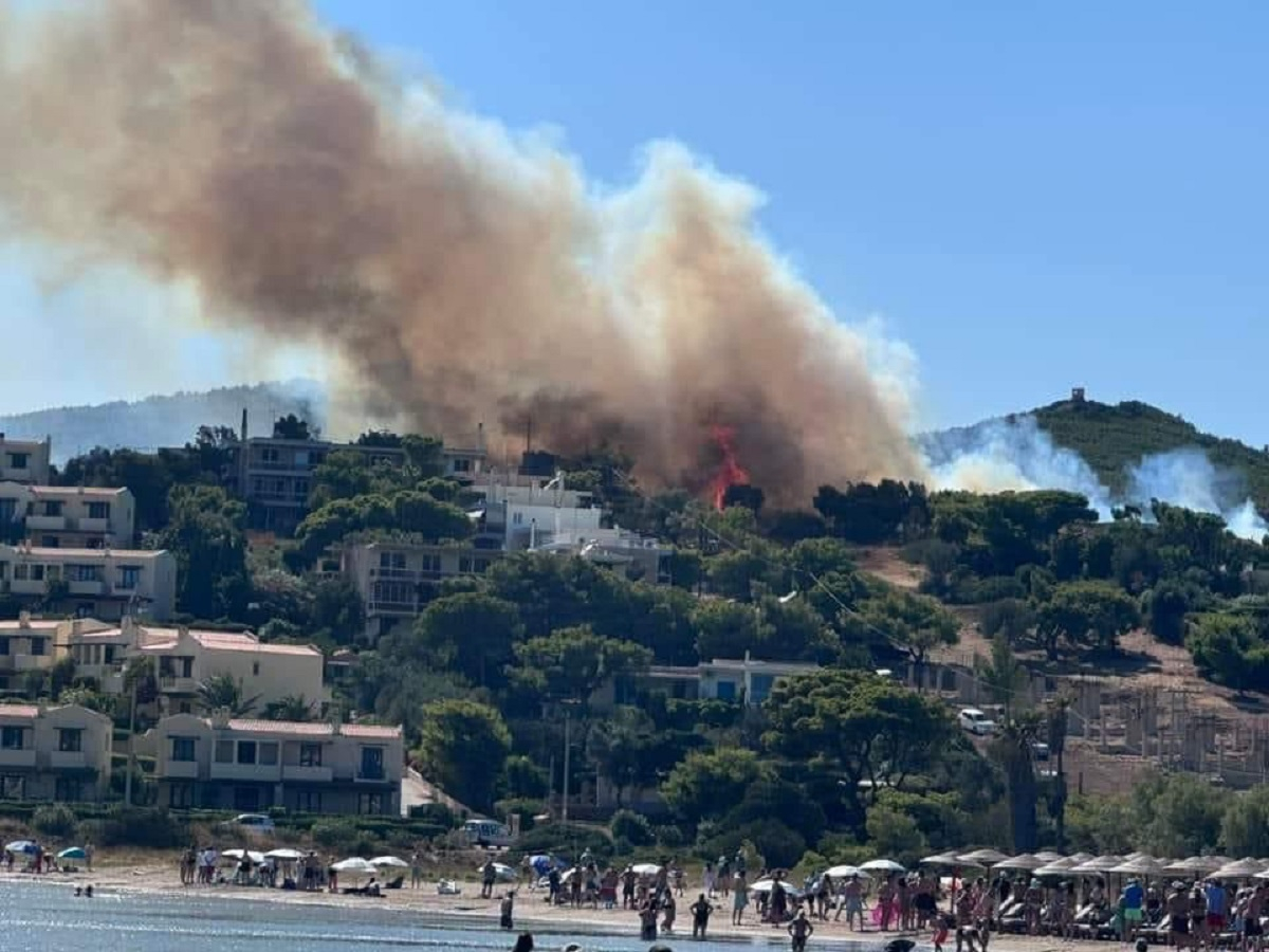 Περιορίστηκε η φωτιά στο Λαύριο - Έκαιγε κοντά σε σπίτια και κατασκήνωση