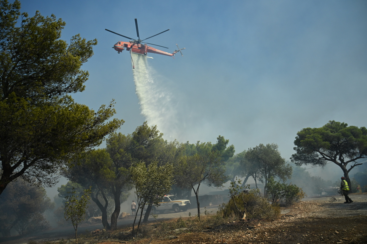 Φωτιά τώρα στον Άγιο Κοσμά Καβάλας