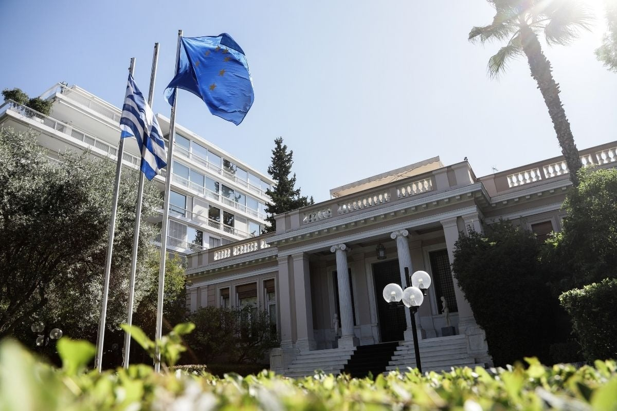 Το «πουλόβερ» και οι πρόωρες κάλπες