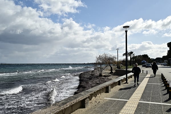 Καιρός: Πολικές αέριες μάζες από την Ουκρανία φέρνουν κρύο και βροχές