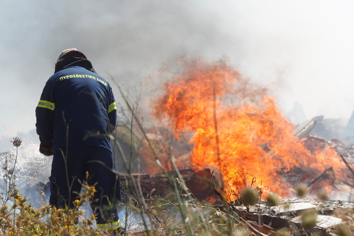 Υπό μερικό έλεγχο η φωτιά στο Κτένι Κοζάνης