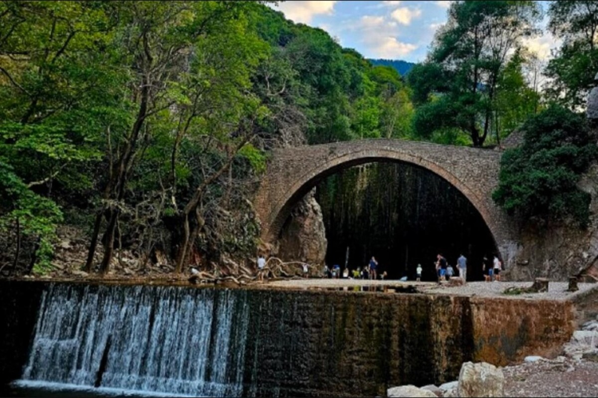 Λειψυδρία: Στέγνωσαν οι καταρράκτες της Παλαιοκαρυάς στα Τρίκαλα - Εικόνες πριν και μετά