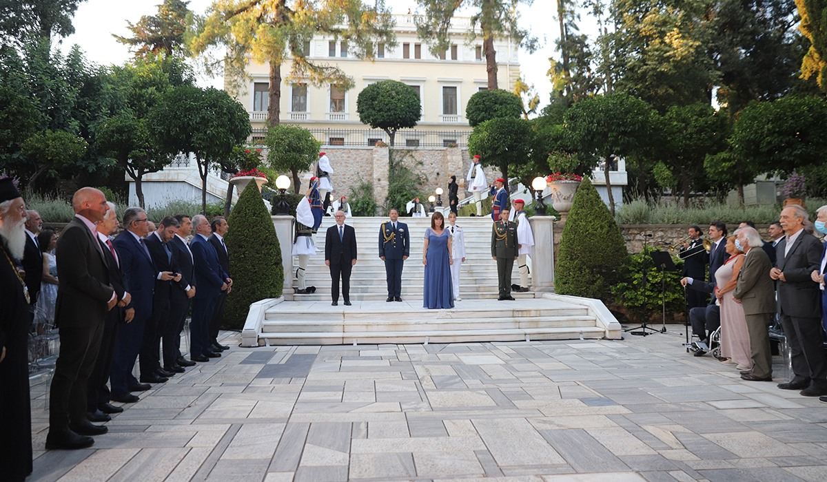 Στο Προεδρικό Μέγαρο αύριο η δεξίωση για την αποκατάσταση της Δημοκρατίας – Ποιοι θα παραβρεθούν