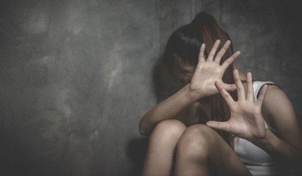Φρίκη για 15χρονη στον Πύργο: Κατήγγειλε 29χρονο συγγενή της για βιασμό