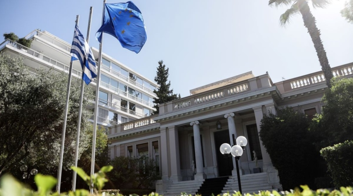 Τι ανησυχεί το Μαξίμου από τα τελευταία γκάλοπ