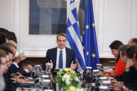 Μητσοτάκης: Φρένο στον ανασχηματισμό, γκάζι οι γκρίνιες υπουργών και βουλευτών