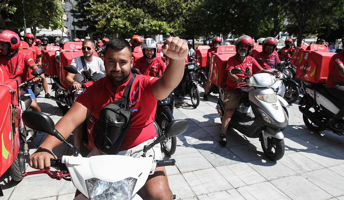 Θεσσαλονίκη: Μοτοπορεία και 6ωρη στάση εργασίας των διανομέων της efood