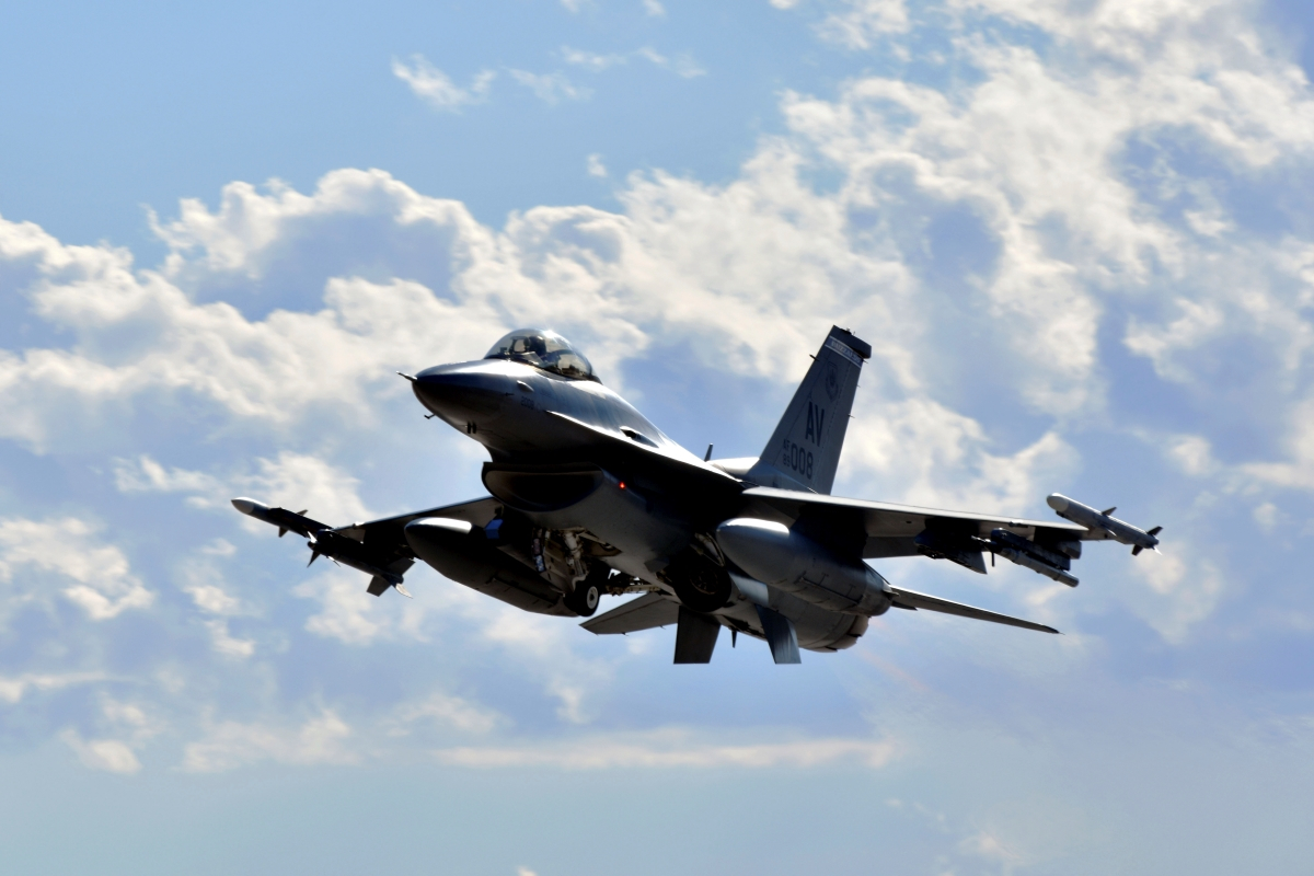 Μετ&#039; επαίνων από τις ΗΠΑ παίρνει η Τουρκία τα F-16