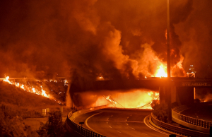 Εθνική Οδός Αθηνών - Κορίνθου: Κατεδαφίζεται η γέφυρα μετά τη φωτιά στο βυτιοφόρο - Πώς γίνεται η κυκλοφορία