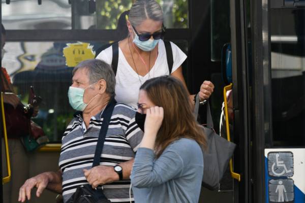 Κρούσματα σήμερα 22/10: Προς νέο ρεκόρ στην ανακοίνωση του ΕΟΔΥ - Έρχεται η απαγόρευση κυκλοφορίας