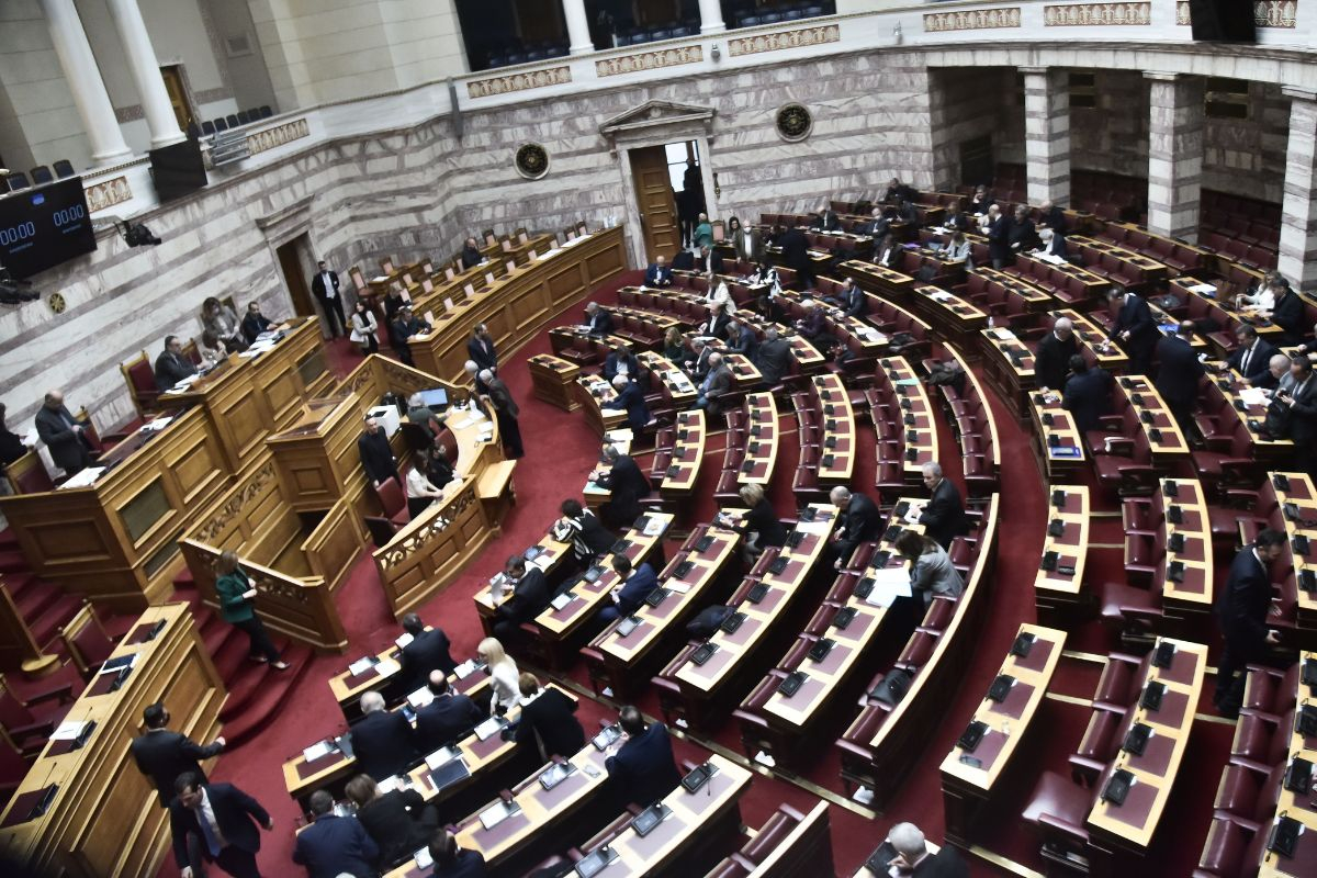 Η πρόταση μομφής, η μετατροπή της σε ψήφο εμπιστοσύνης και η επόμενη μέρα