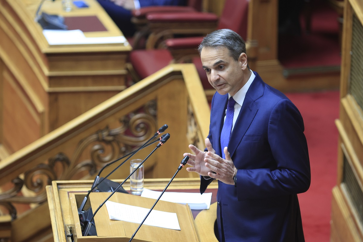 Mitsotakis on same-sex marriage bill: "Putting an end to an inequality is serious for our democracy"