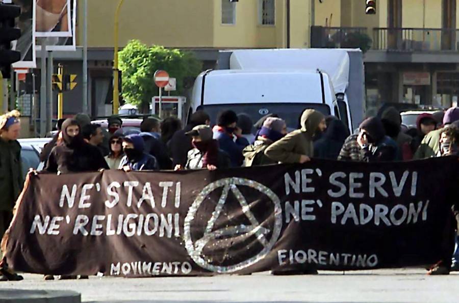 Επεισόδια μεταξύ αναρχικών και αστυνομικών στο Τορίνο