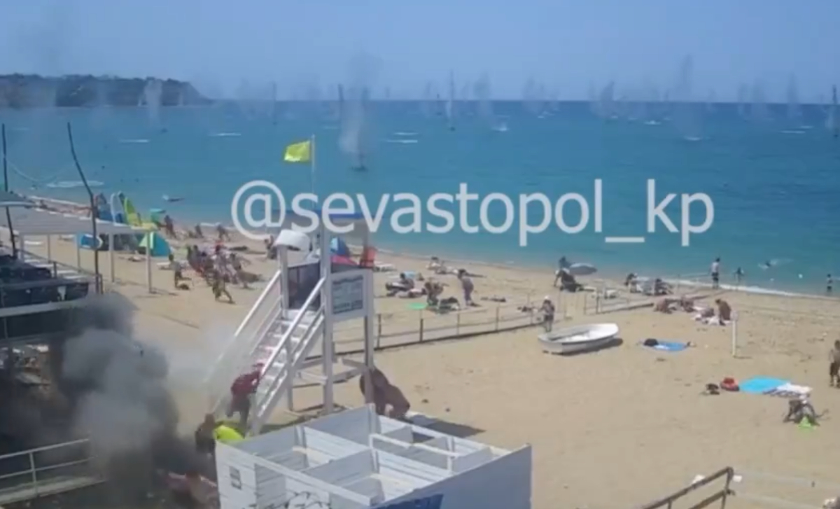 Βίντεο: Χτύπημα σε παραλία της Σεβαστούπολης με 4 νεκρούς - Λουόμενοι τρέχουν να σωθούν