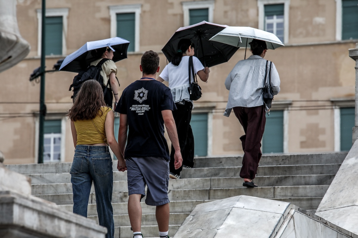 Καιρός: Πέφτει η θερμοκρασία το Σάββατο (14/9) - Οι περιοχές με βροχές και καταιγίδες